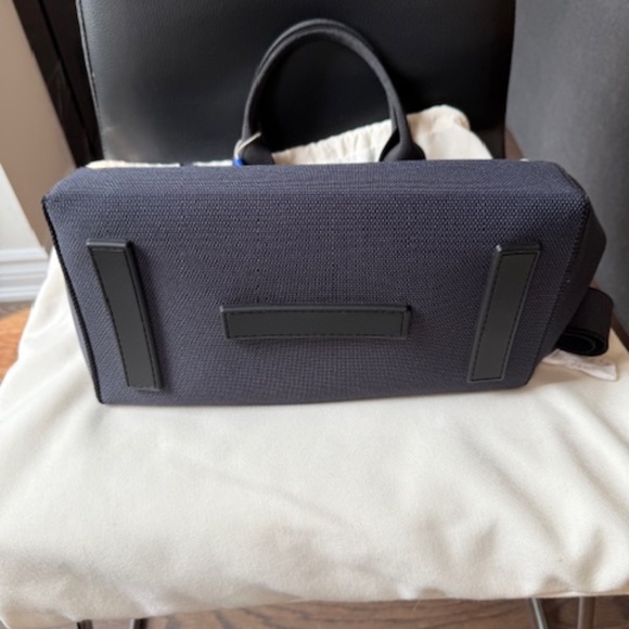 BNWT Rothy's The Handbag in Midnight Navy - Picture 5 of 6